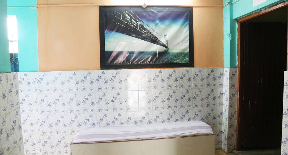 Bagdogra Lodge, Siliguri 5